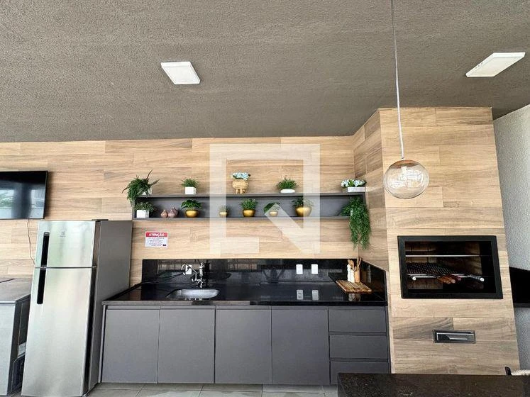 2-bedroom apartment with a washing machine
