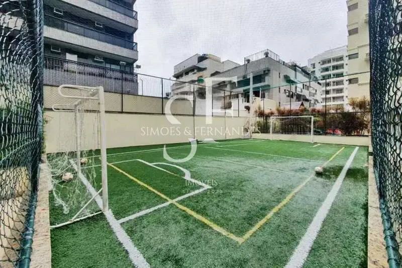 Apartment with 4 bedrooms, balcony and terrace — photo 26