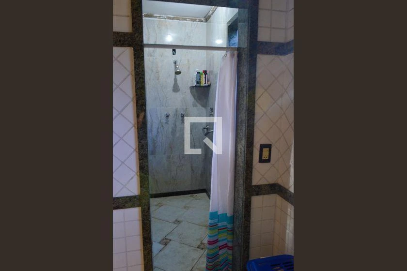 Furnished house with 4 bedrooms and 600 m² — photo 31