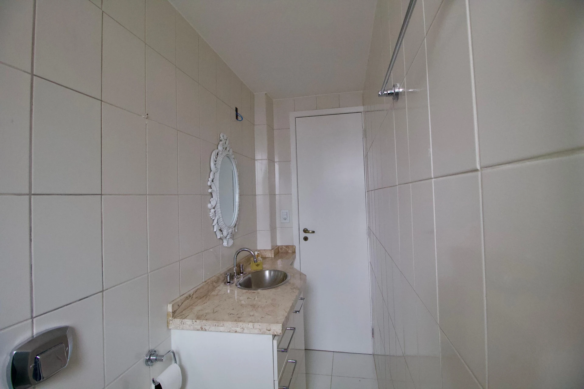 Walk-in closet in a 2-bedroom apartment, 47 m² — photo 25