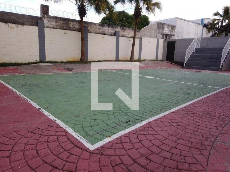 2-bedroom apartment in a building with a gym — photo 8