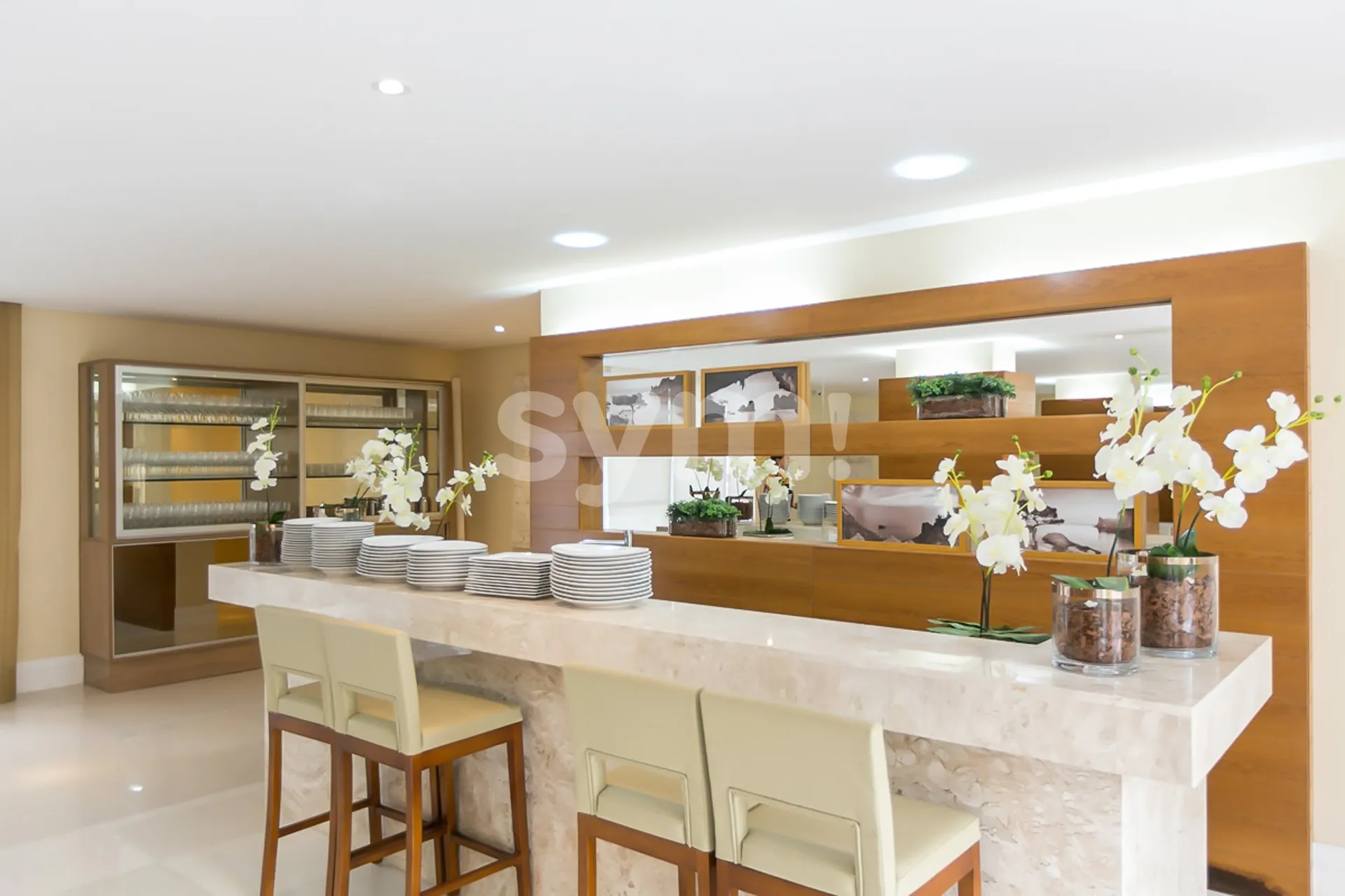 256 m² apartment with 3 en-suite bedrooms and enclosed balcony — photo 40