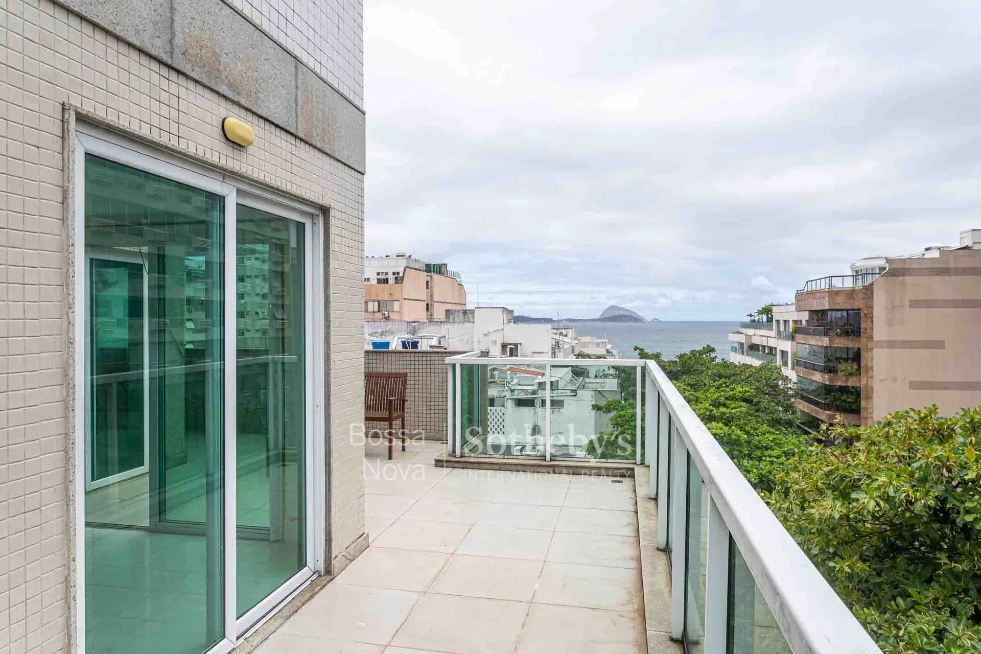 3-bedroom apartment with a private BBQ — photo 18