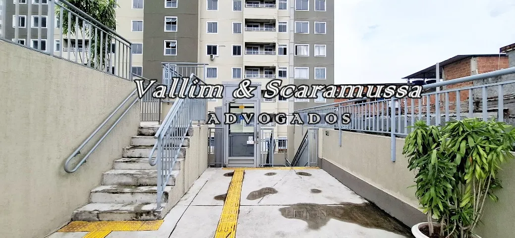 2-bedroom apartment in a building with a pool — photo 5
