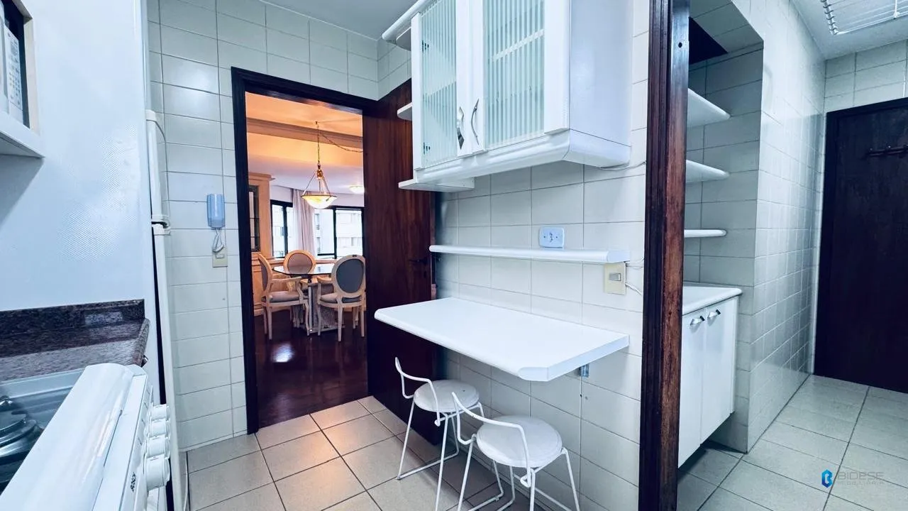 Bathtub in a one-bedroom apartment, 89 m² — photo 30