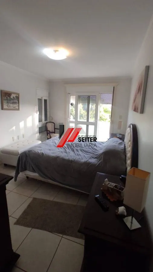 Rental house with 5 bedrooms and an open-plan kitchen — photo 89