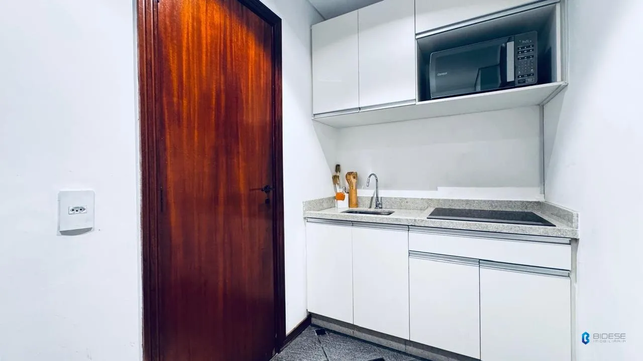 Bathtub in a one-bedroom apartment, 89 m² — photo 17