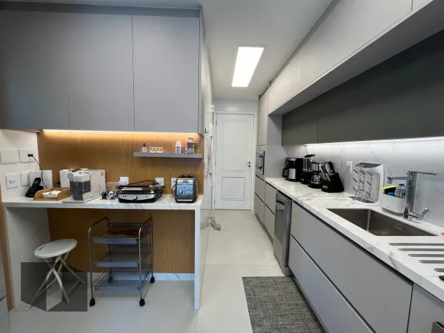 Furnished apartment with 3 bedrooms and 4 bathrooms — photo 2