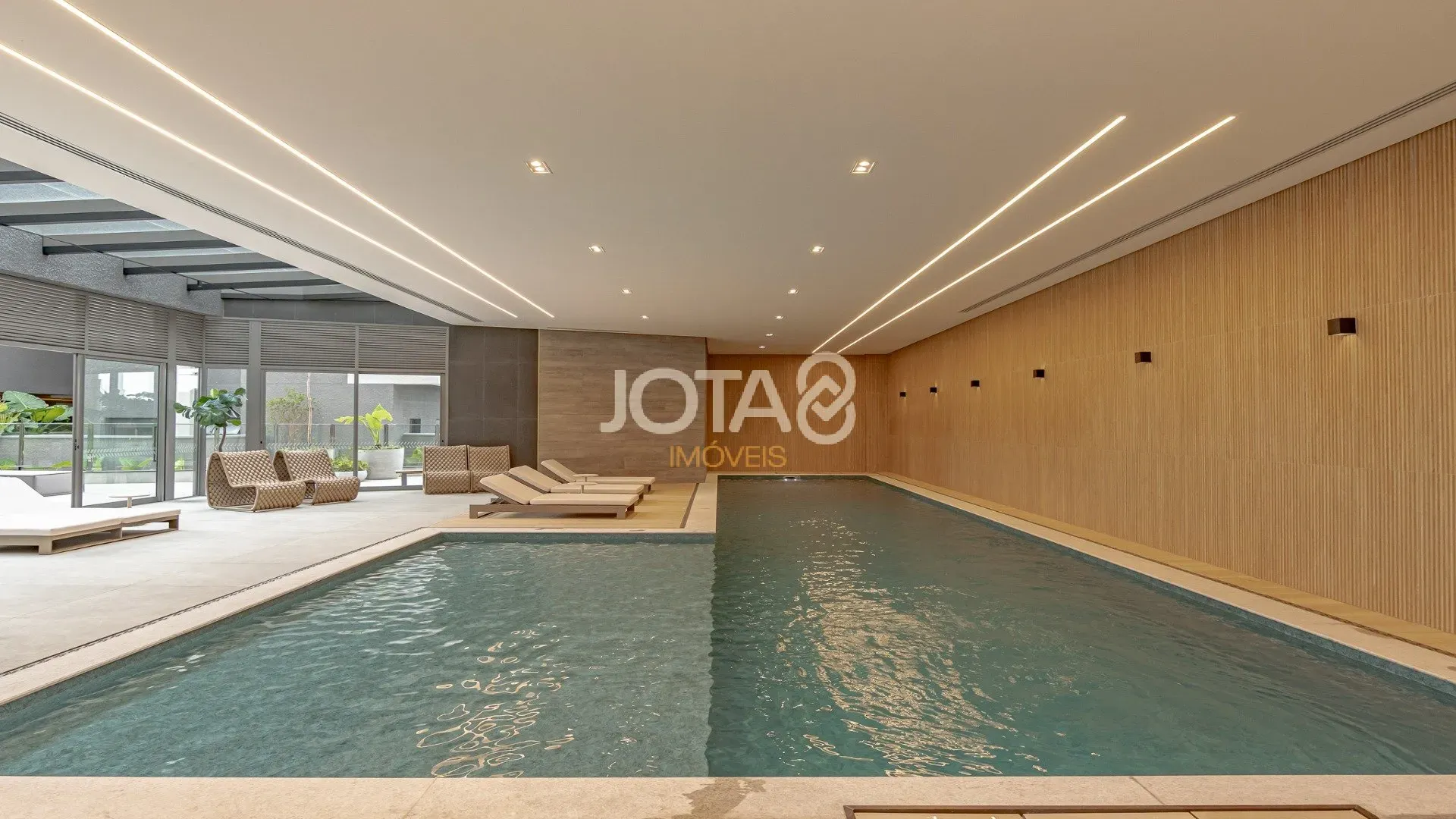 Квартира з 3 спальнями-сюїтами 193 м² і 4 паркомісця — photo 40
