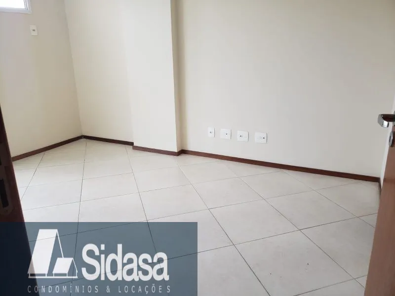 Unfurnished 3-bedroom apartment with a closed kitchen — photo 5
