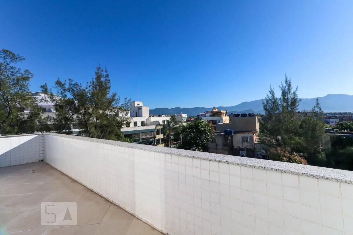 3-bedroom apartment with a mountain view in Rio de Janeiro — photo 3