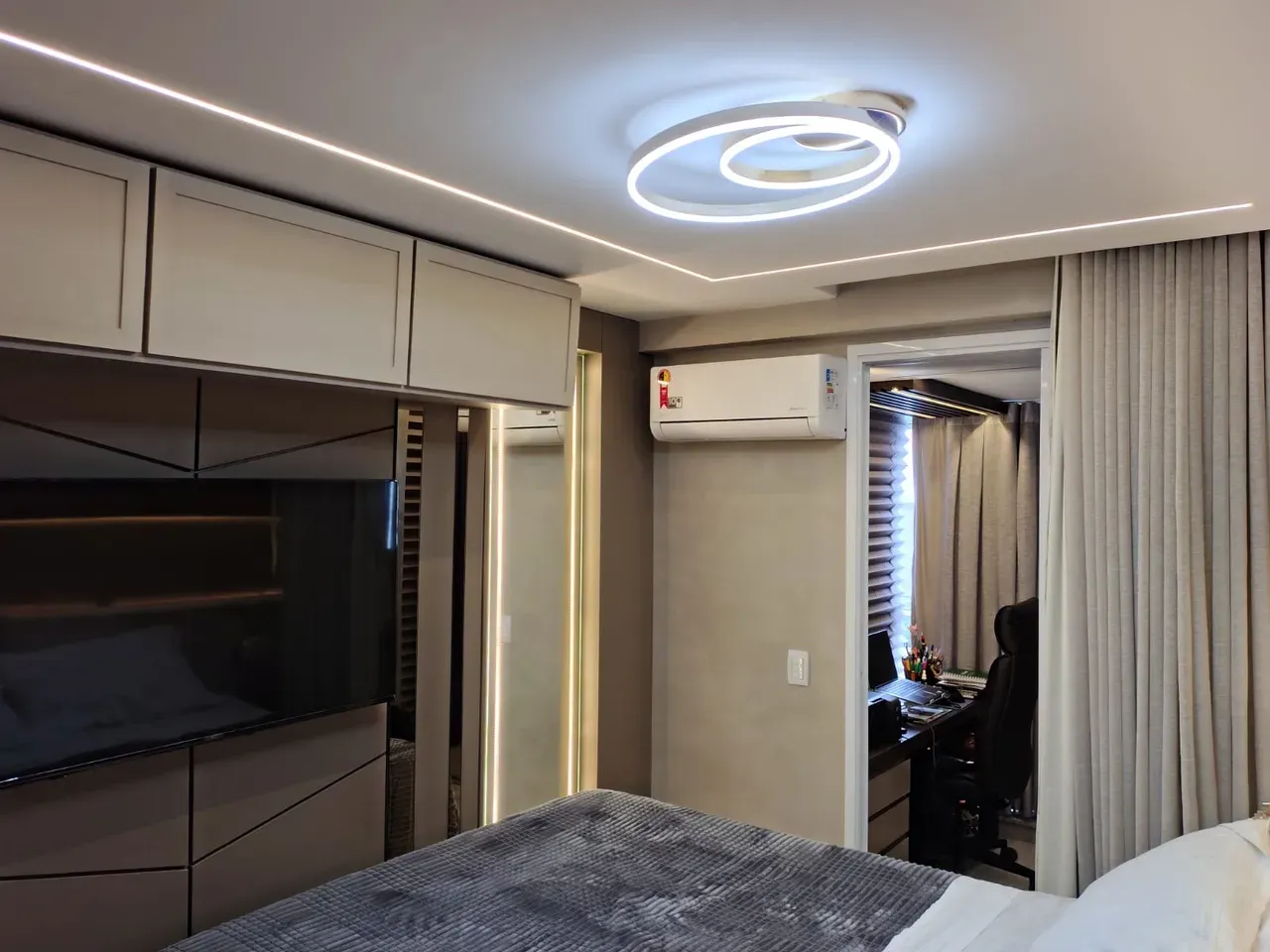Apartamento com 3 quartos e varanda, pisos de cerâmica — photo 23