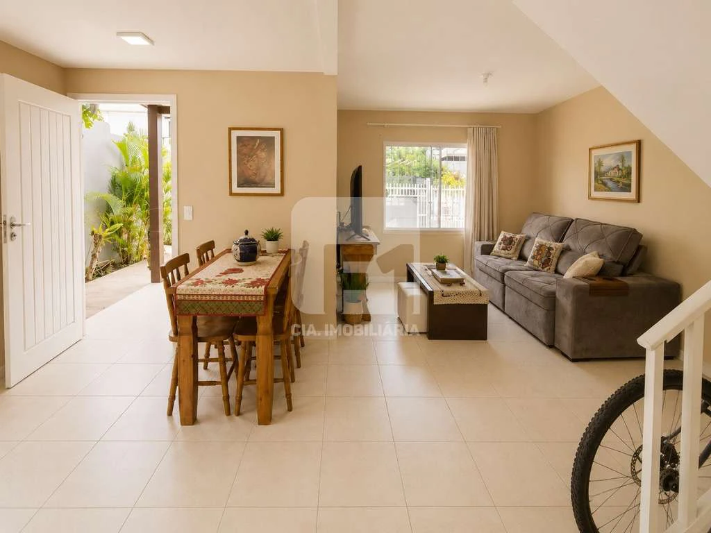 Furnished 3-suite house with private garden 100 m²