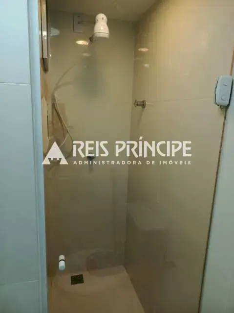 1-bedroom apartment with glass shower and electric shower — photo 4