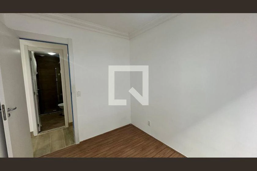 2-bedroom apartment in a building with a gym — photo 16