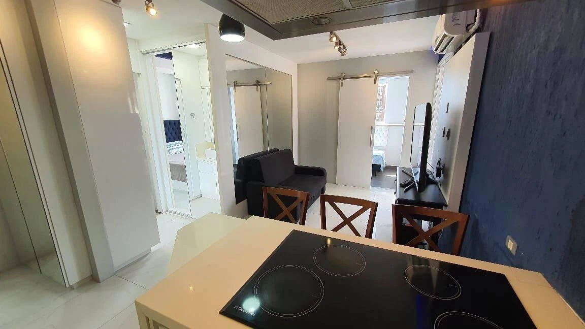 Floor-to-ceiling windows in a 2-bedroom apartment, 67 m² — photo 7