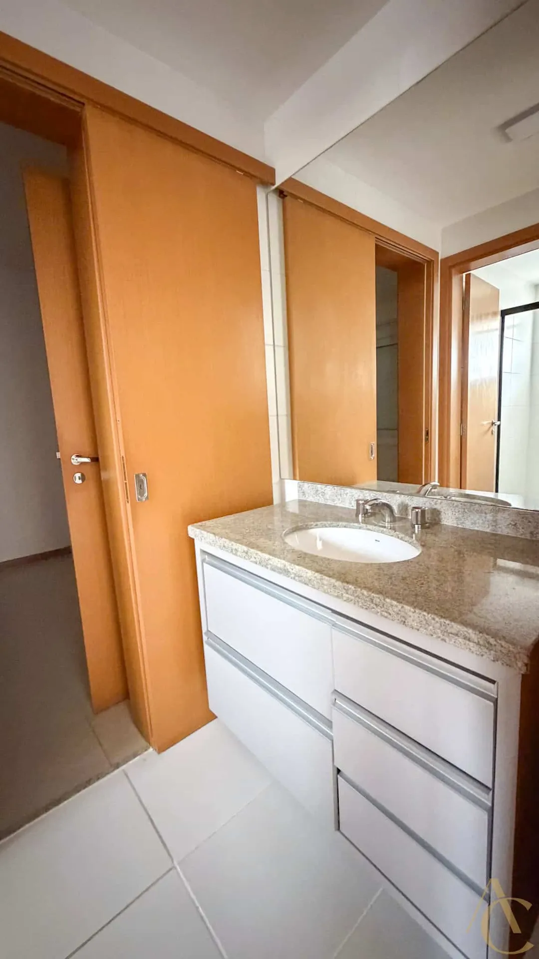 Apartamento de 130 m² com 3 quartos e piscina no condomínio — photo 40