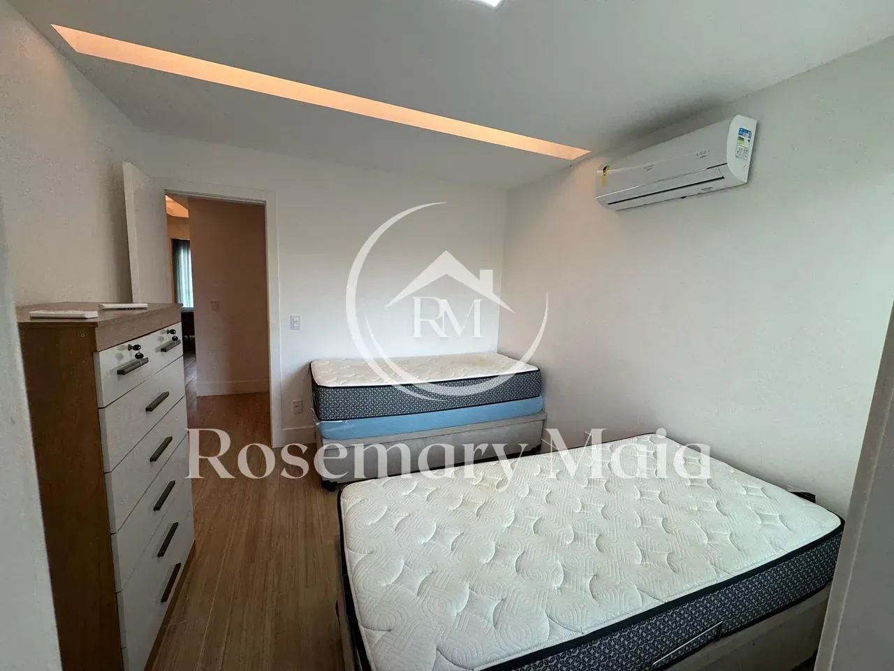 Furnished house with 4 bedrooms and 360 m² — photo 28