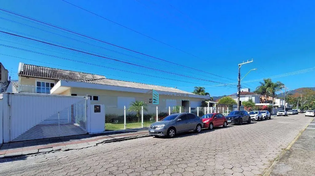 5-bedroom house with a private pool in Florianópolis — photo 53