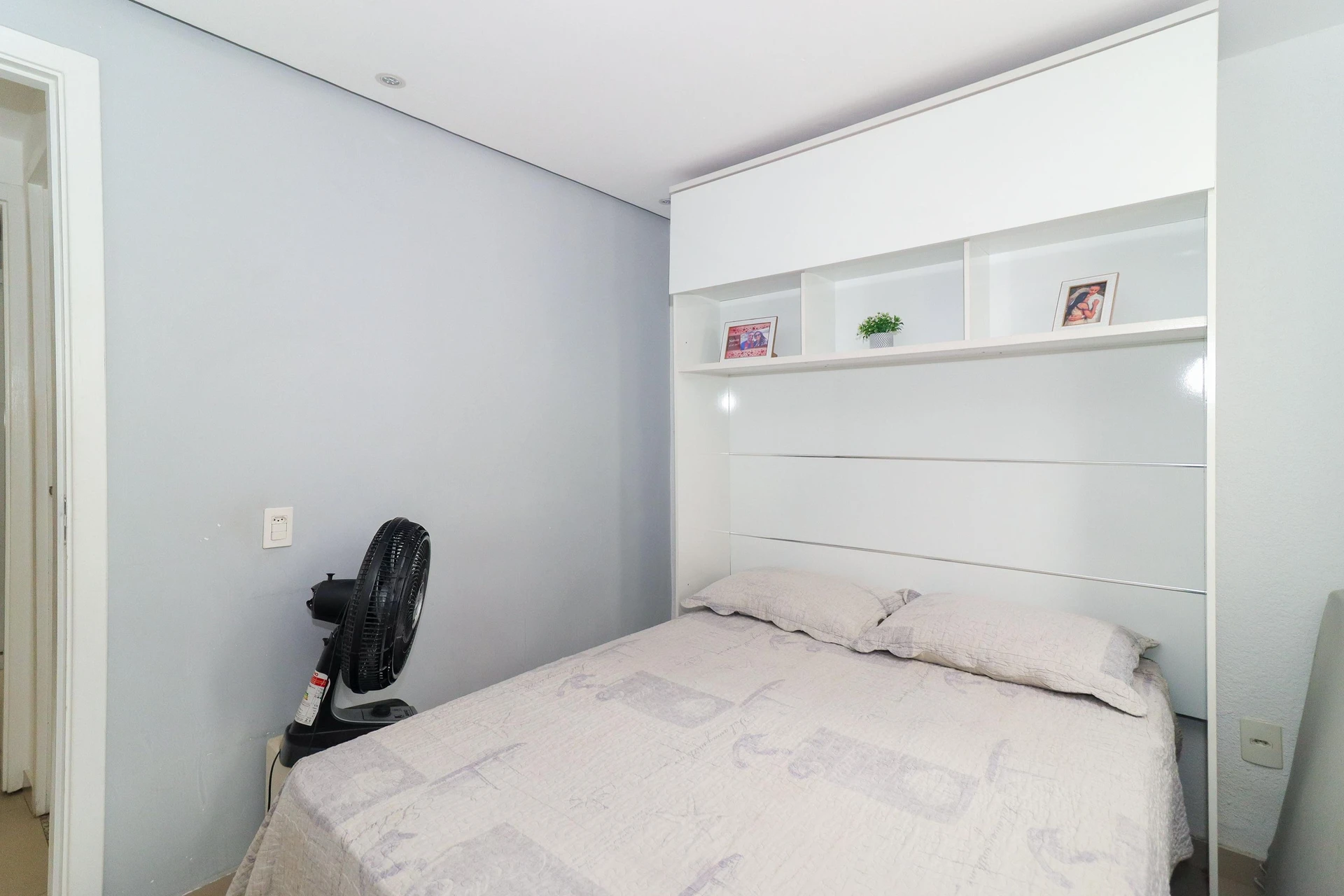 Furnished 2-bedroom apartment with 1 bathroom — photo 5
