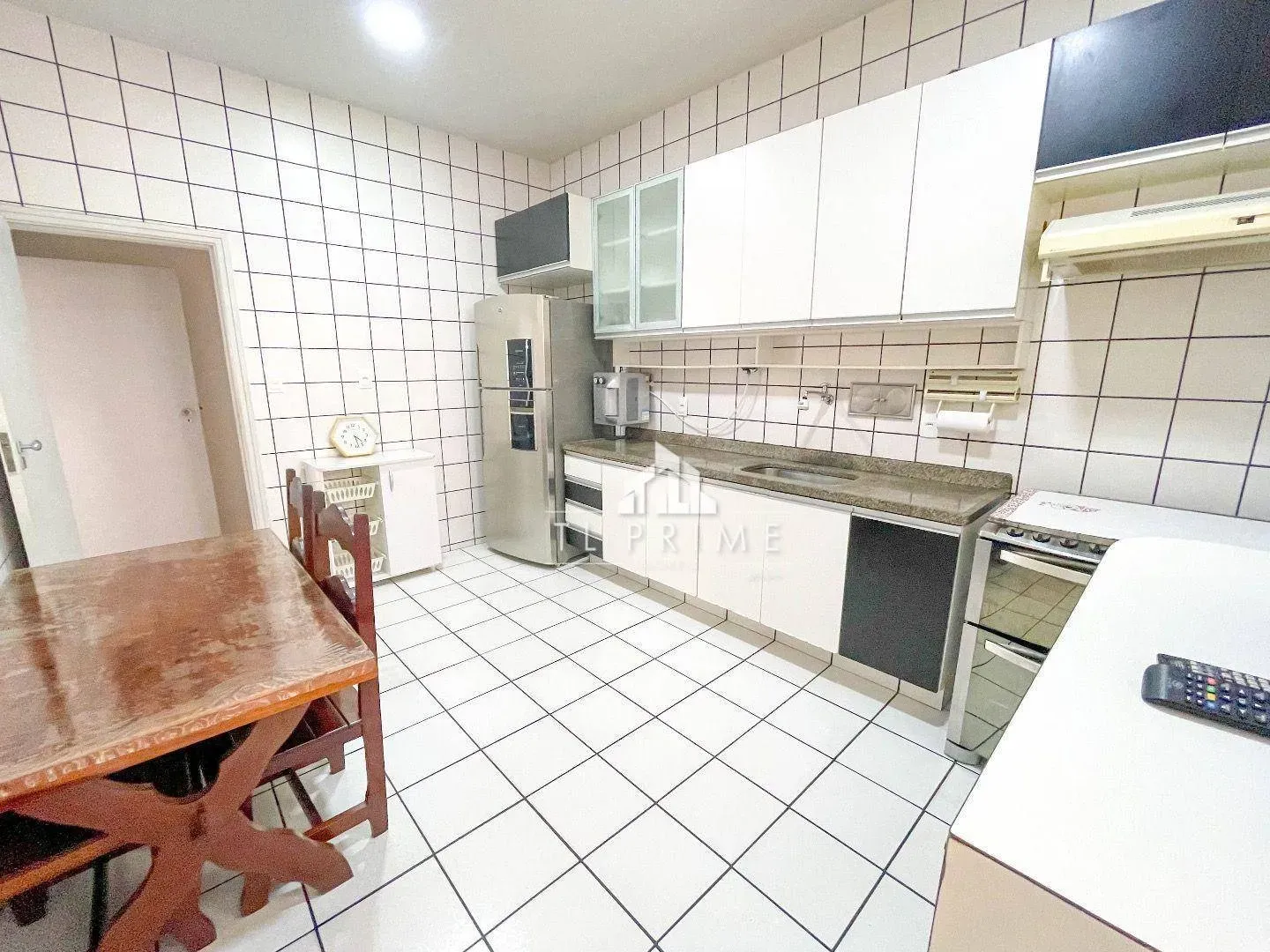 Furnished 3-bedroom apartment with 198 m² floor area — photo 25