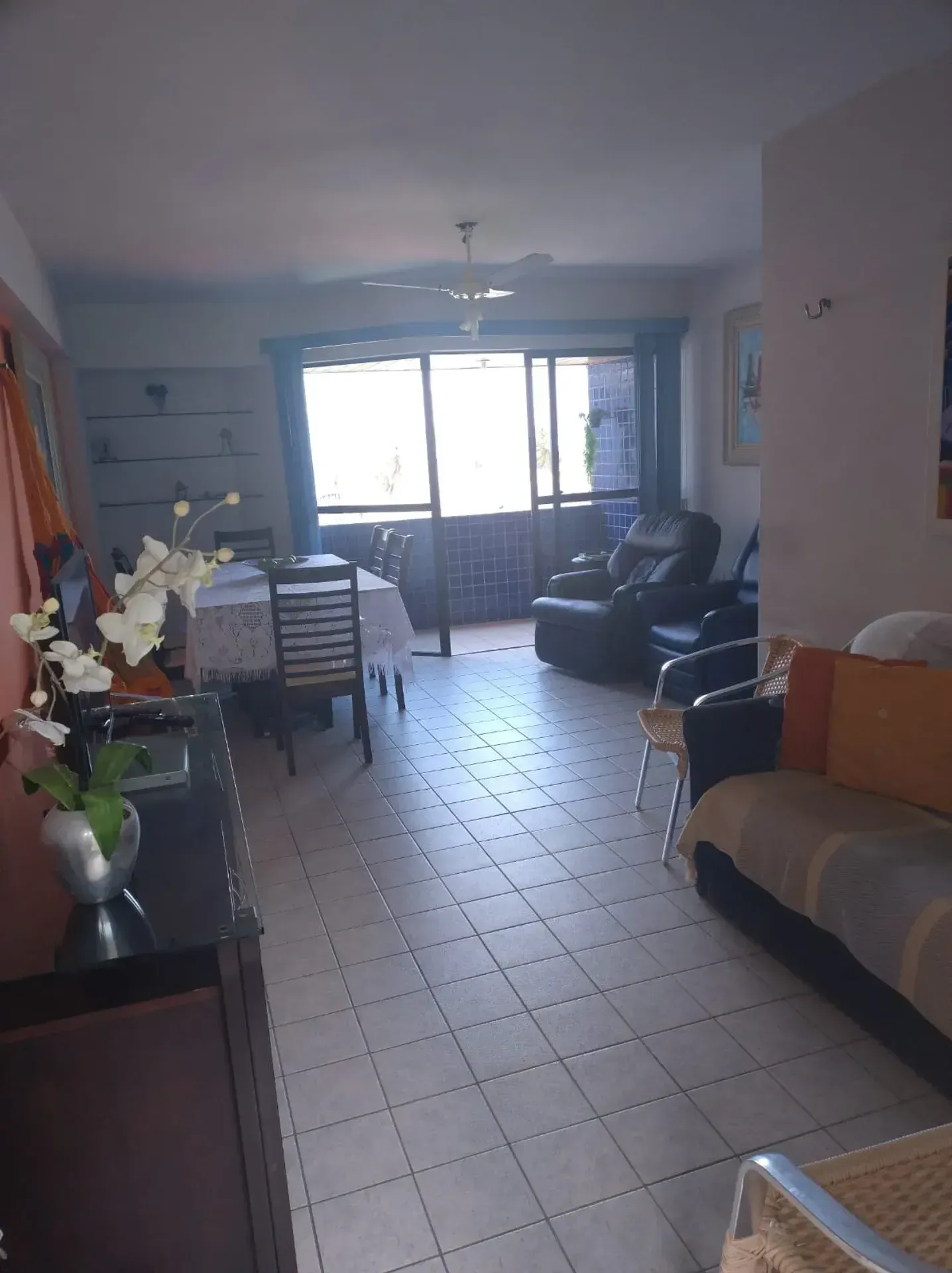 Furnished 3-bedroom apartment with 2 parking spaces on 6th floor