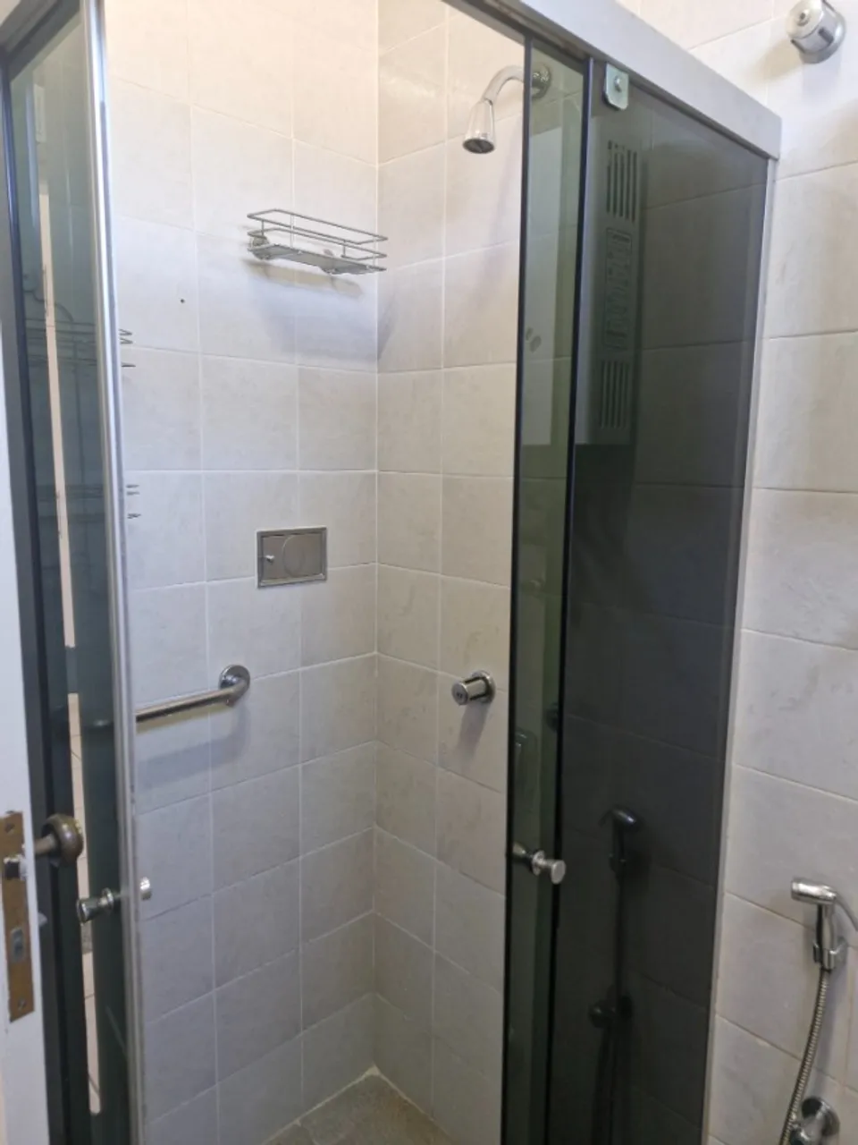 2-bedroom, 2-bath apartment with no parking space — photo 16