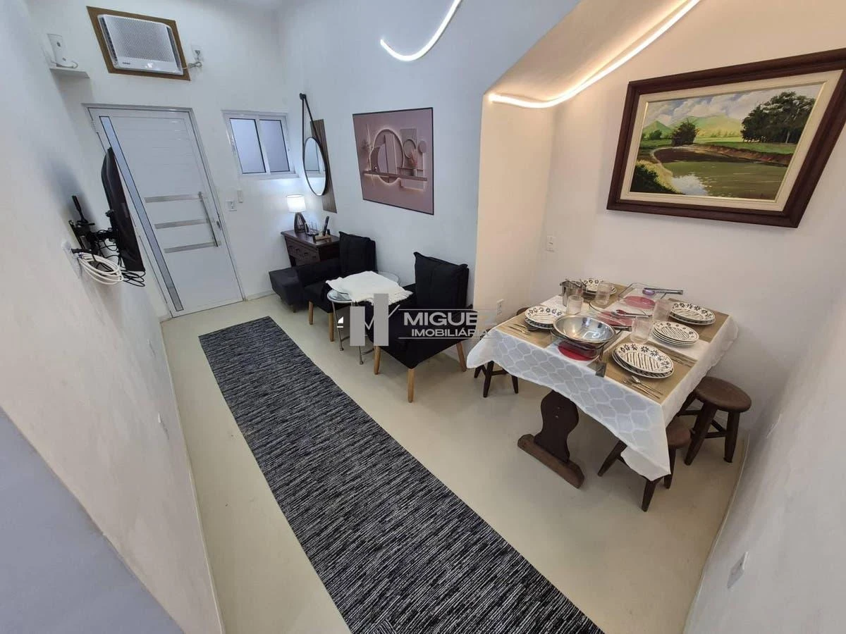 Walk-in closet in a 2-bedroom apartment, 75 m² — photo 6