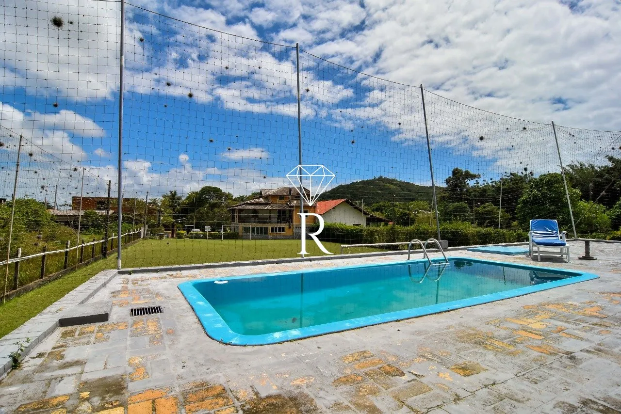 Casa tipo sítio con 4 dormitorios y 6 plazas de aparcamiento — photo 16