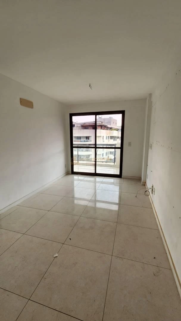 Unfurnished apartment with 3 bedrooms and 2 bathrooms — photo 11