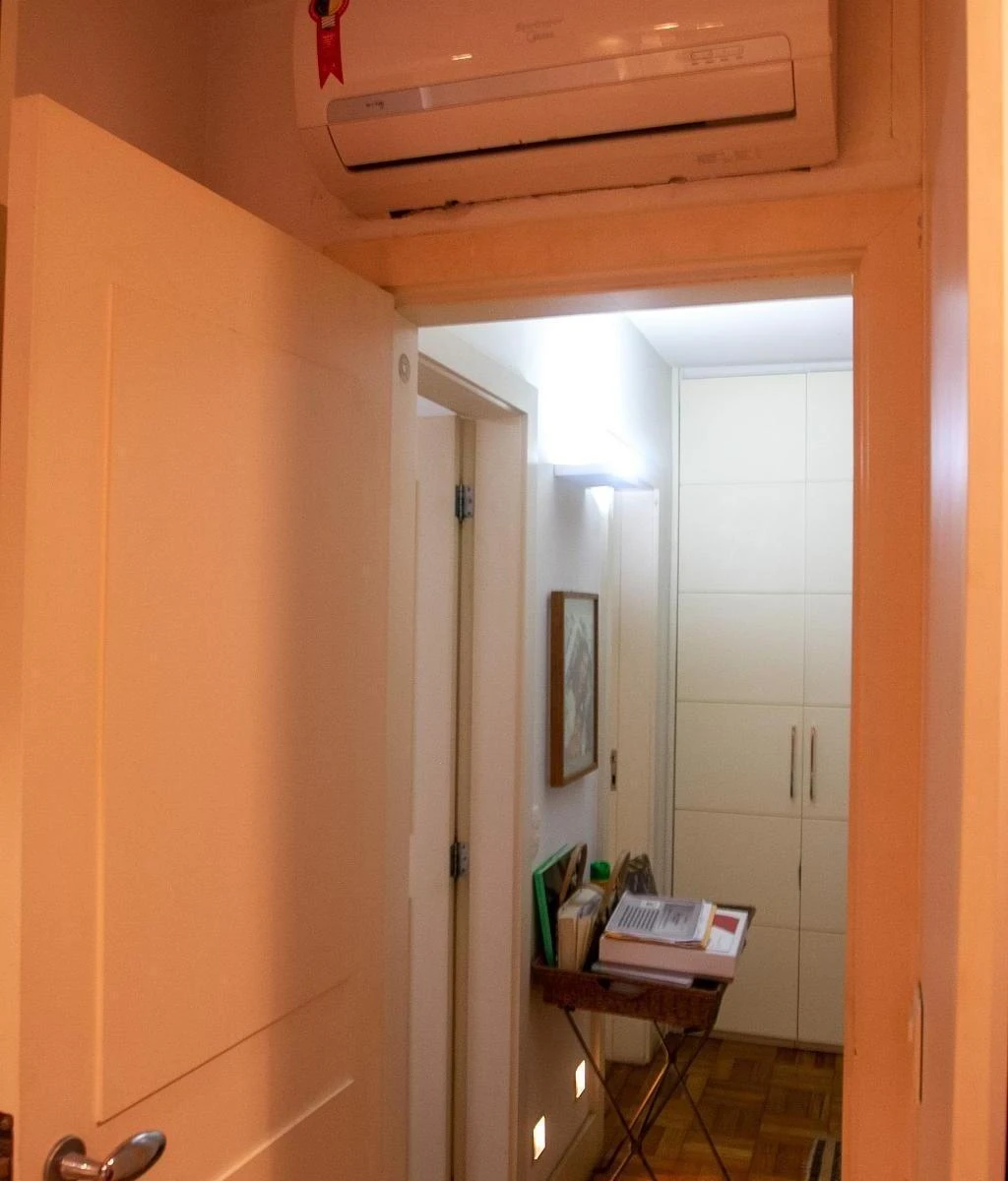 Furnished apartment with 3 bedrooms and 148 m² — photo 27