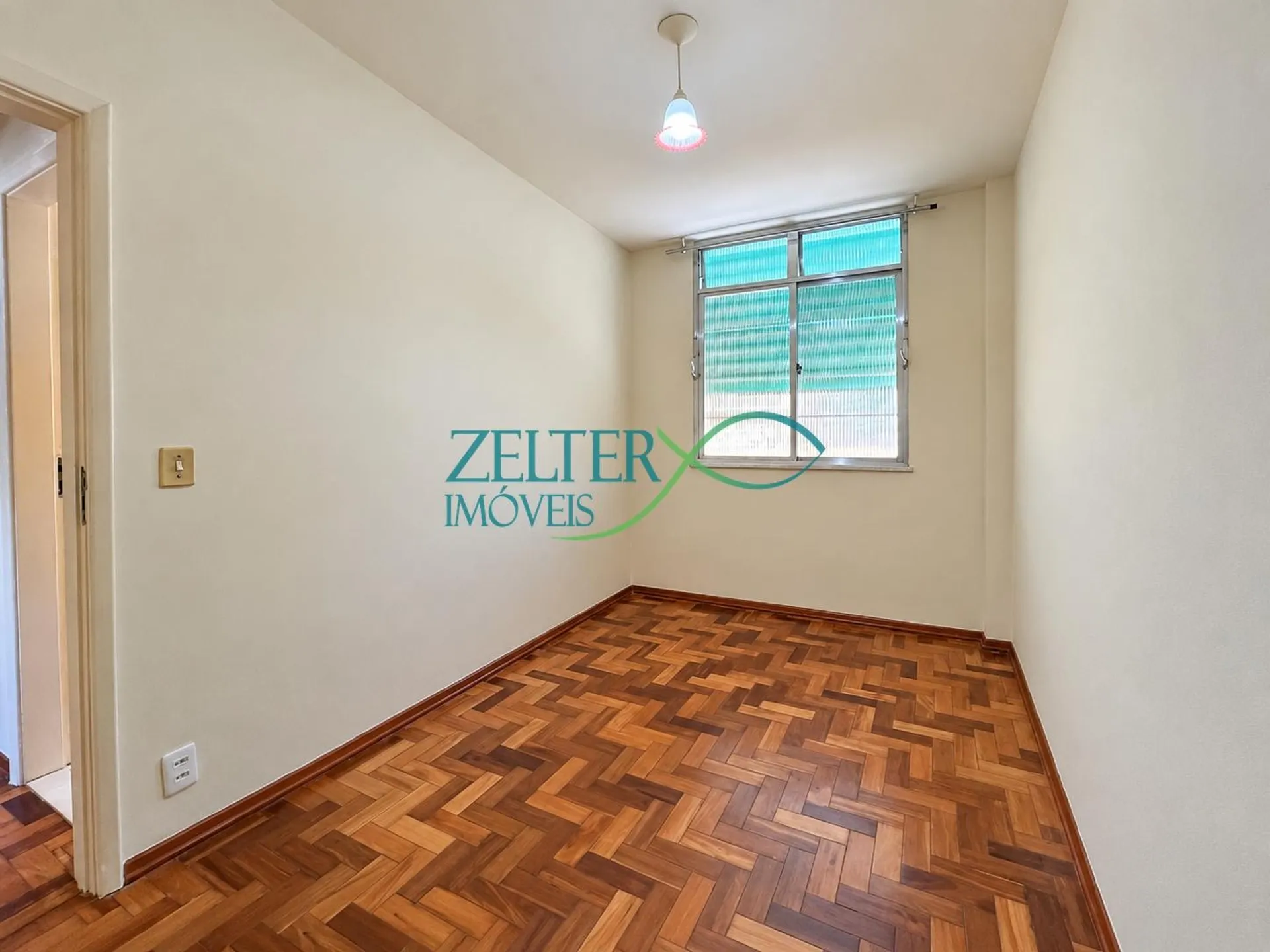 Apartment, 49 m², with wood or laminate floors — photo 14