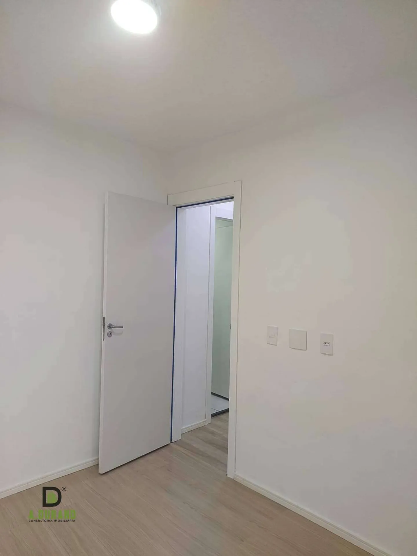 Apartment, 48 m², with wood or laminate floors — photo 17