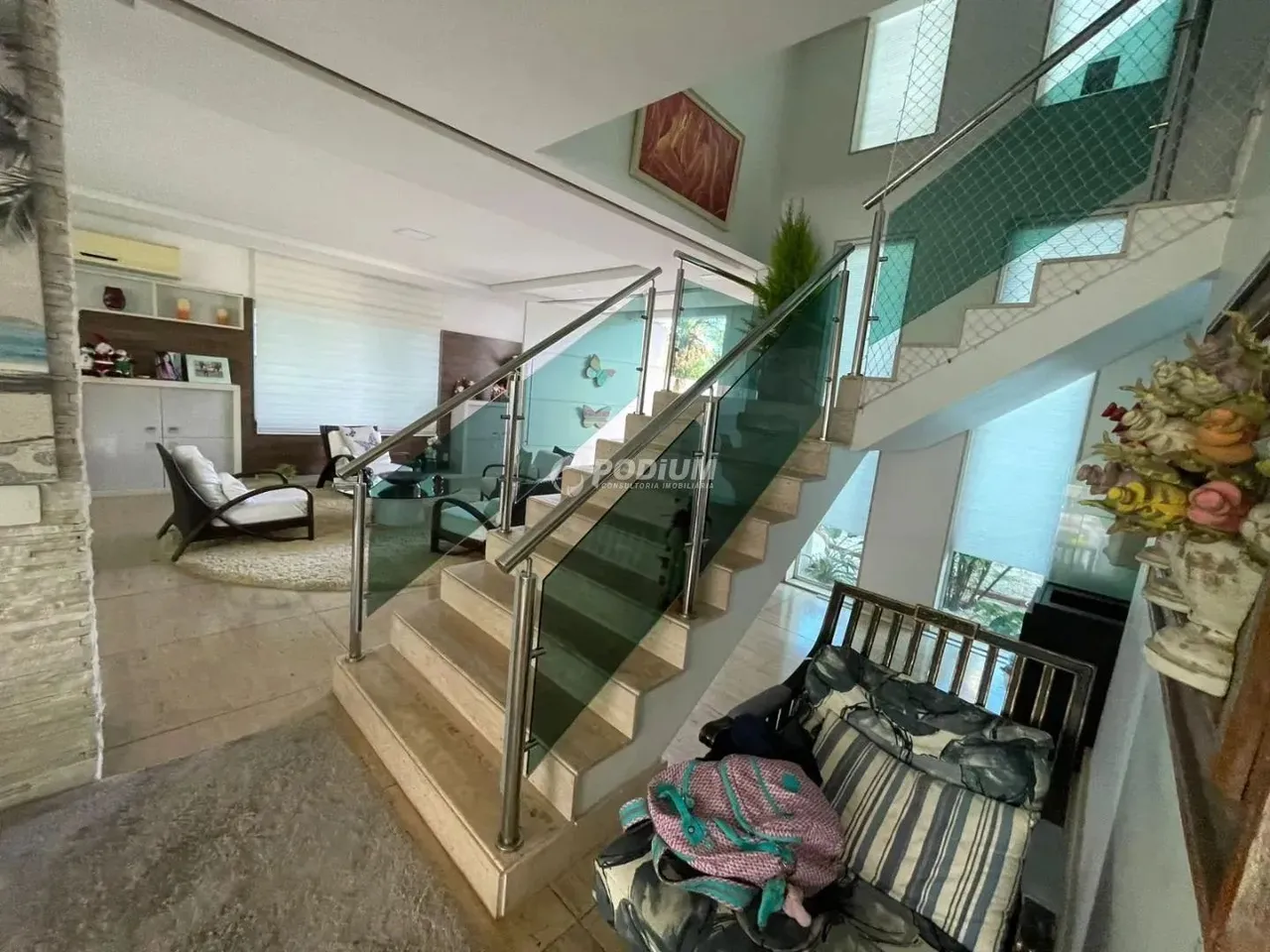 Furnished house with 5 bedrooms and an open-plan kitchen — photo 4