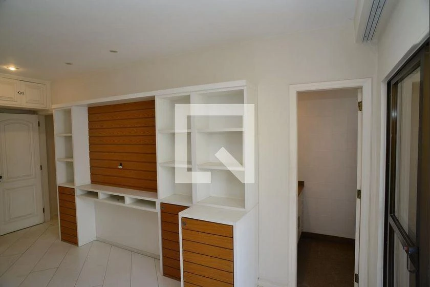 Apartamento para aluguel com 3 quartos e varanda de vidro — photo 18