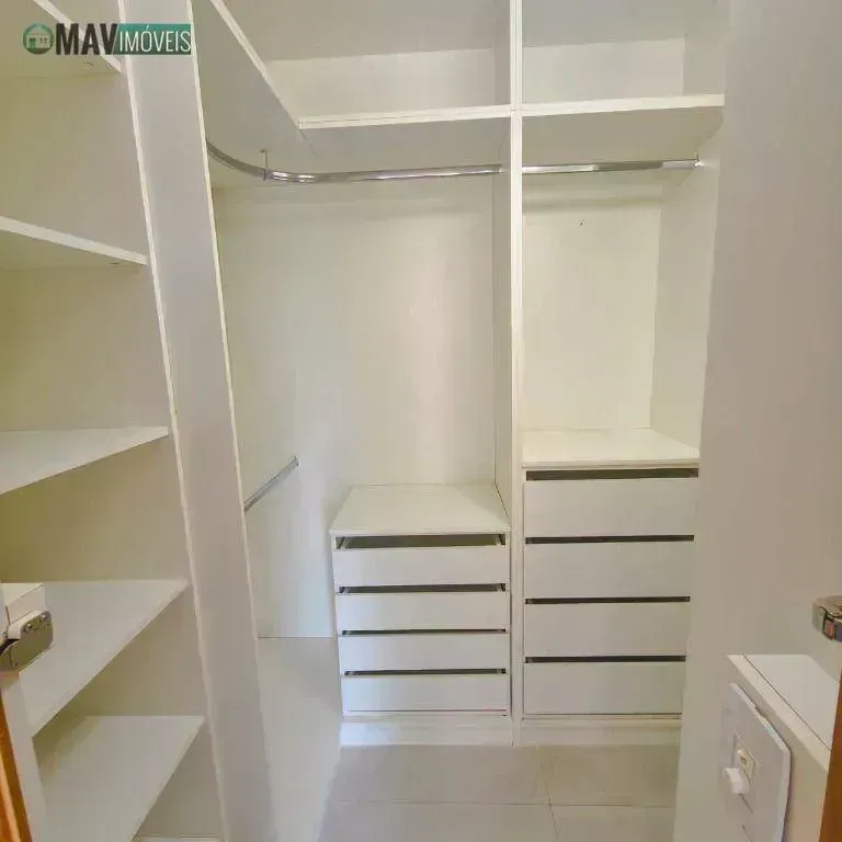 3-bedroom apartment with a closed kitchen 184 m² — photo 27