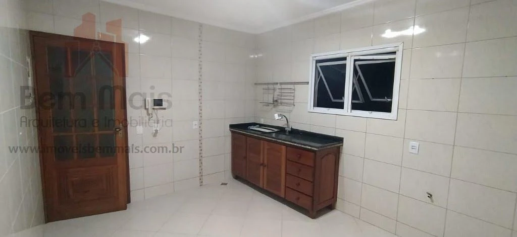 Unfurnished 4-bedroom apartment with closed kitchen — photo 27