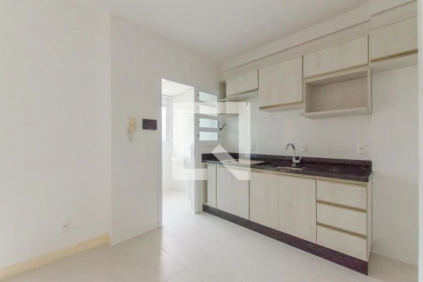 Apartamento de 2 dormitorios con balcón y cocina abierta — photo 4