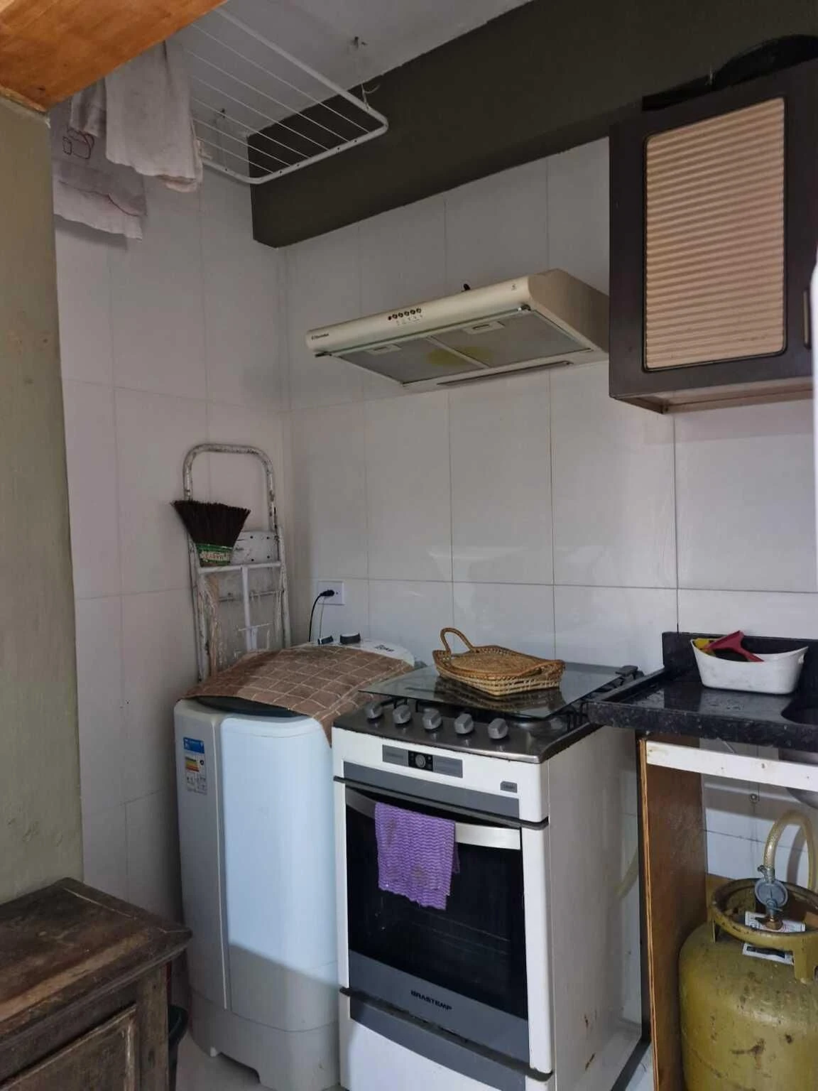 Furnished 1-bedroom apartment with pets allowed