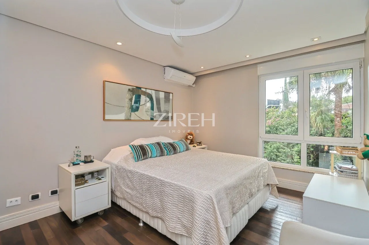 Дом 879 м² с камином и 6 спальнями — photo 16