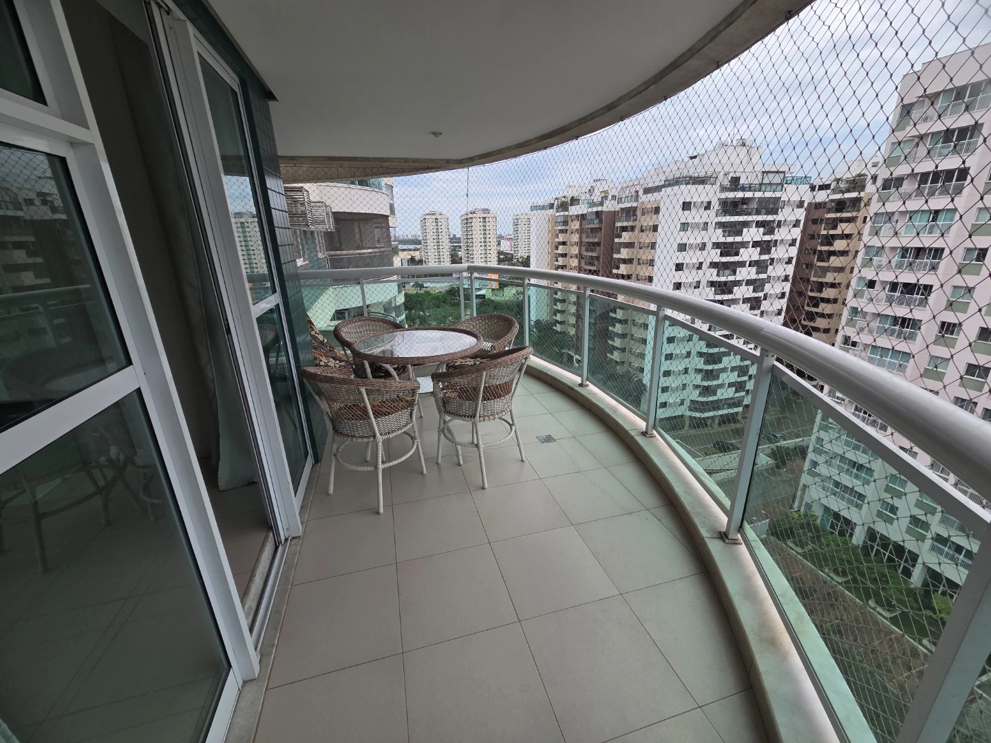 3-bedroom apartment in a building with a sauna — photo 6