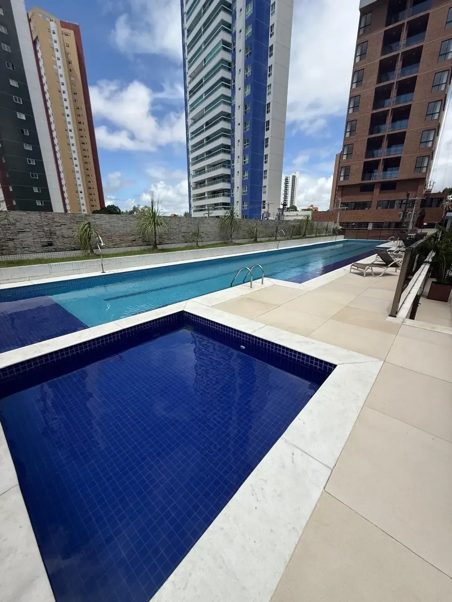 Furnished 175 m² apartment with 3 en-suite bedrooms — photo 41