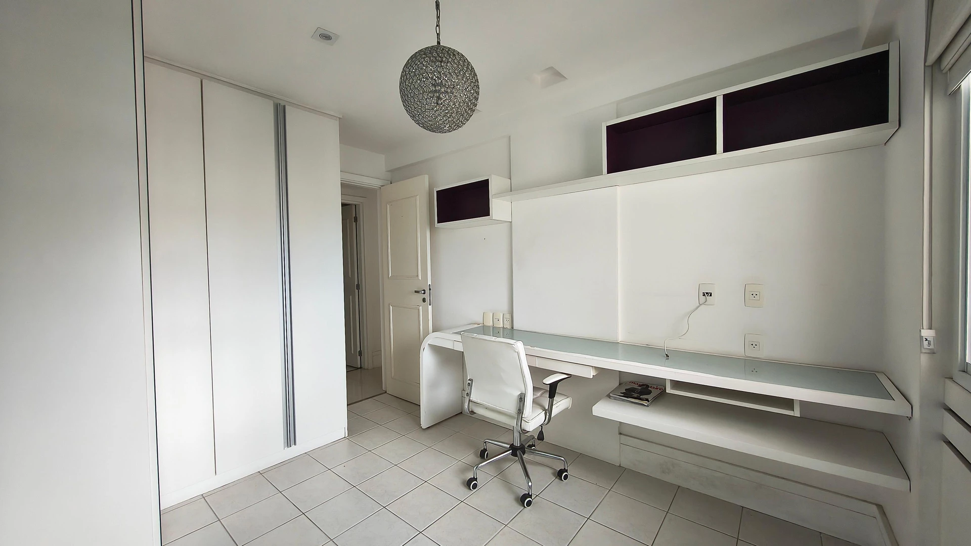 Apartment, 98 m², with a glass-enclosed balcony — photo 14