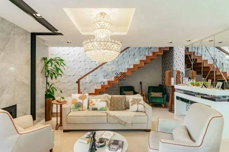 Unfurnished 4-bedroom house with 4 en-suites