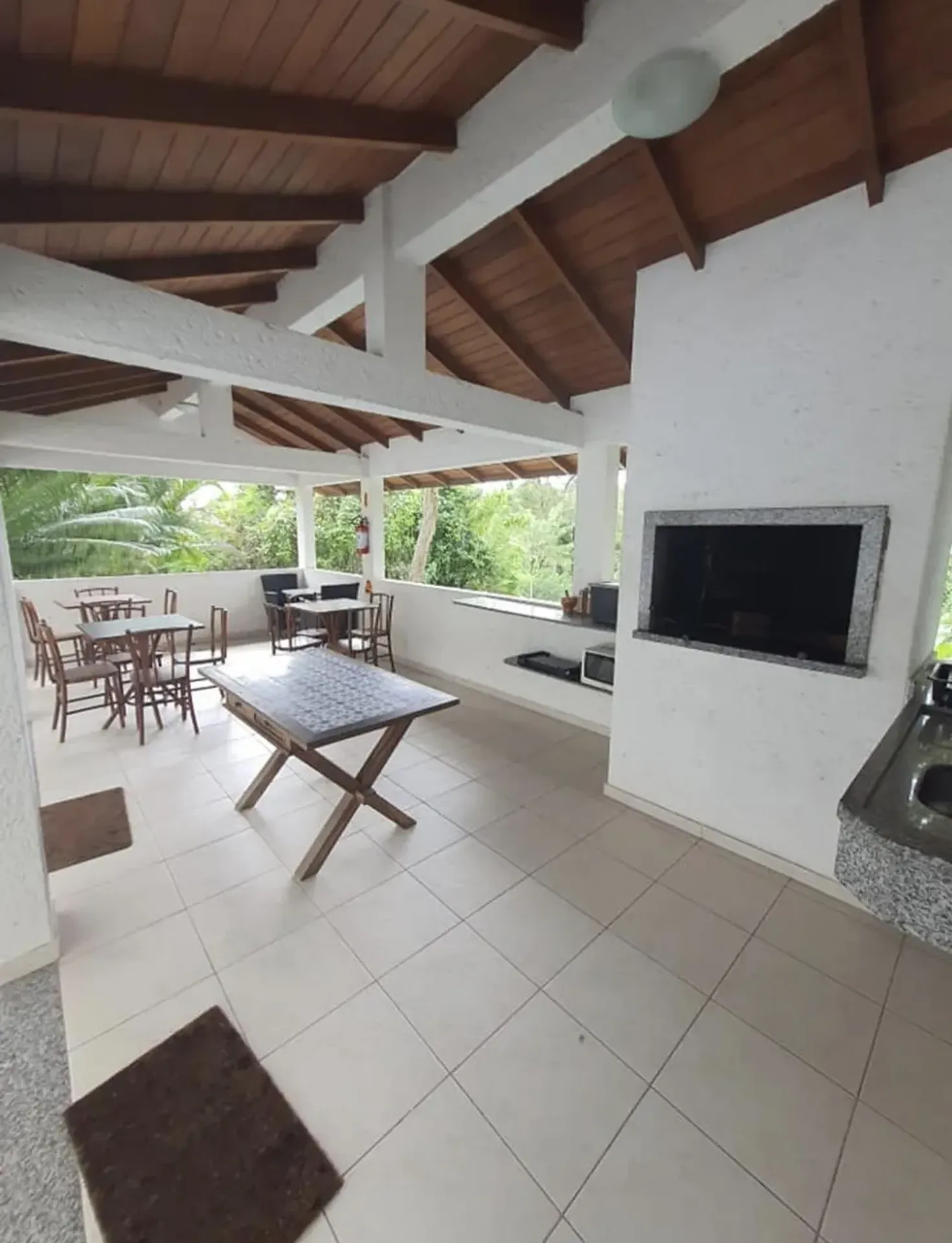Furnished 181 m² apartment with 3 bedrooms and private garden — photo 10