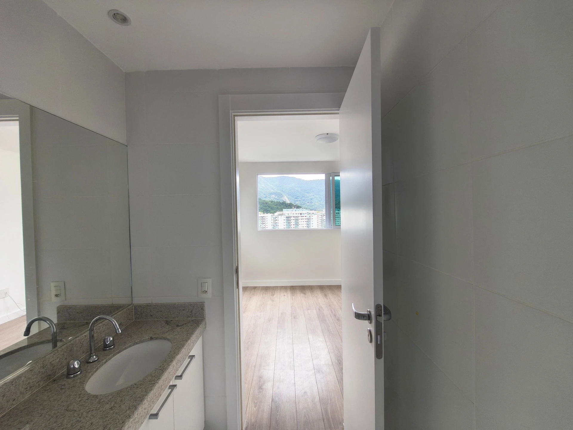 Apartamento, 82 m², com janelas do piso ao teto — photo 28