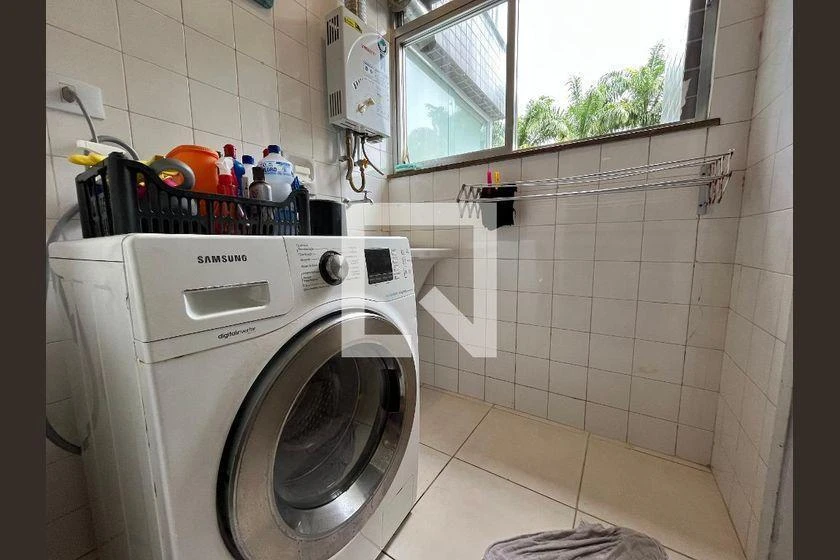 Furnished apartment, 86 m², with a glass-enclosed balcony — photo 8