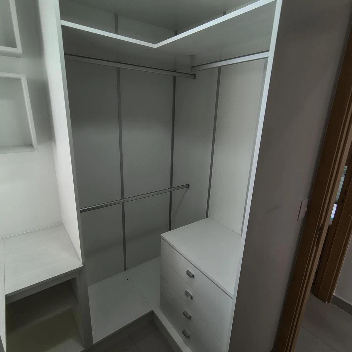 72 m² apartment with a balcony and built-in storage — photo 3