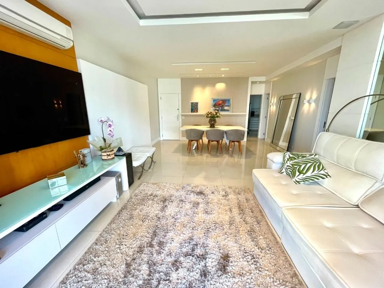 168 m² apartment with an open-plan kitchen and 3 bedrooms — photo 4
