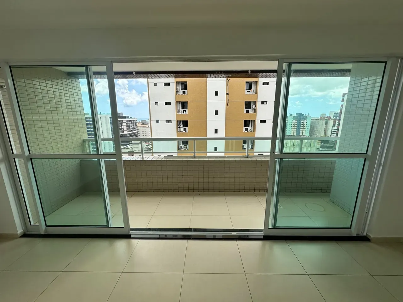 2-bedroom apartment with a washing machine in João Pessoa — photo 7